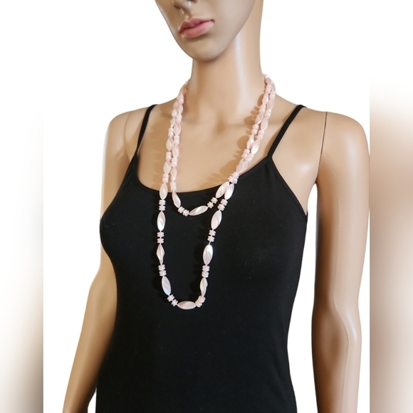Pearl Pink Beaded Necklace - Picture 2 of 6